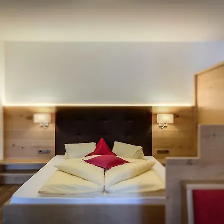 Aparthotel Krone Schenna